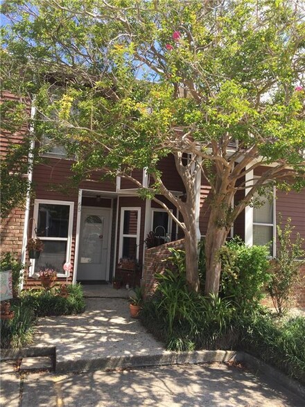 65 Avant Garde Cir, Kenner, LA 70065