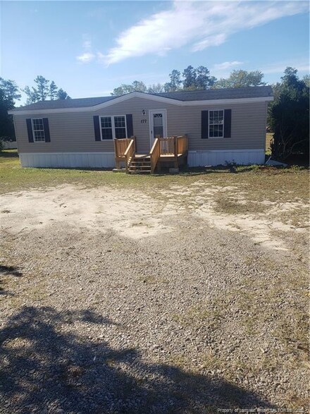 177 Mason St, Raeford, NC 28376