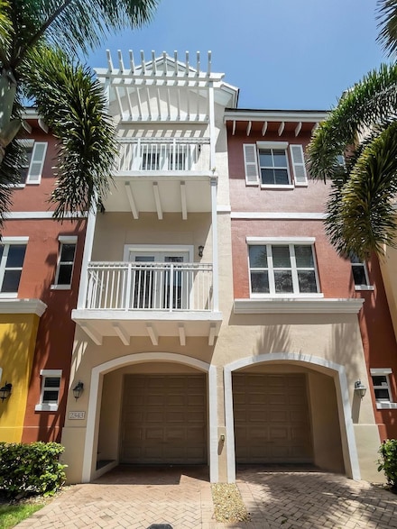 2343 Vintage Dr, Lighthouse Point, FL 33064