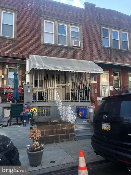 166 W Thelma St, Philadelphia, PA 19140