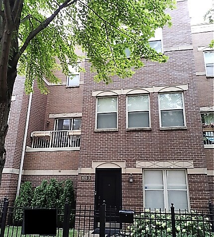 835 E 42nd St Unit 3, Chicago, IL 60653