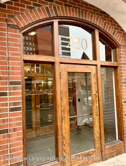 220 Mac Ave Unit 212, East Lansing, MI 48823