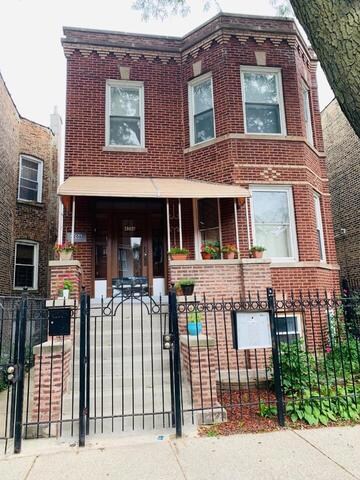 4206 W Crystal St, Chicago, IL 60651