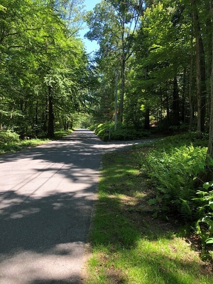 12 Silver St, Monson, MA 01057