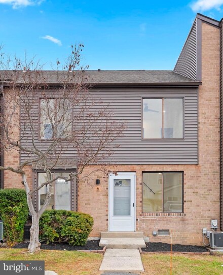 5200 Hilltop Dr Unit H6, Brookhaven, PA 19015