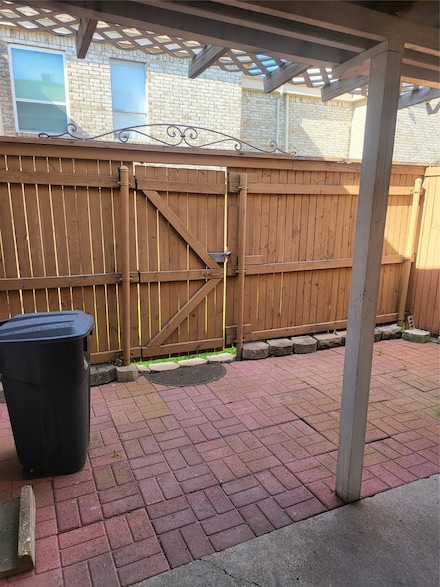 208 Village Dr N, Richardson, TX 75081