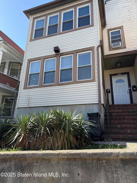203 Corson Ave Unit 1st Fl, Staten Island, NY 10301