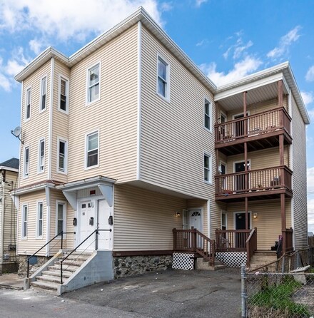 10 Rockdale Ave, Lowell, MA 01854