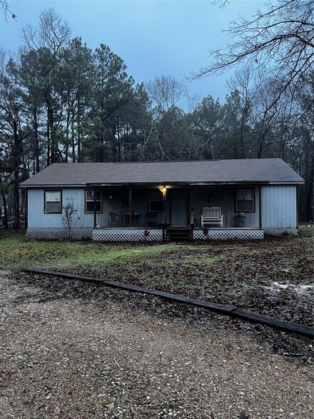 1700 Trails End Dr, Cleveland, TX 77328