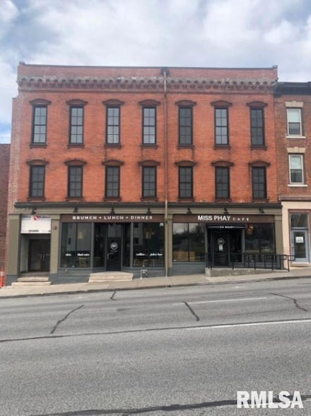 508 N Brady St Unit 301, Davenport, IA 52801