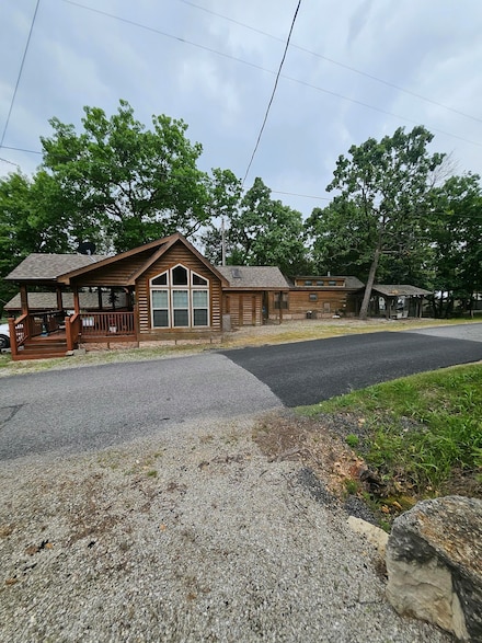 462 Jellystone Ave, Hollister, MO 65672
