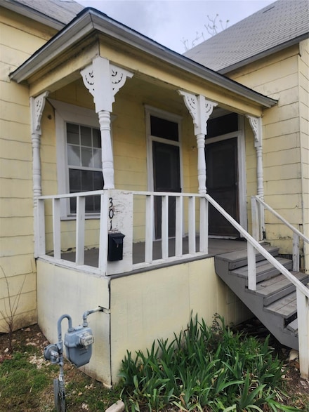 301 N Hampton St, Fort Worth, TX 76102