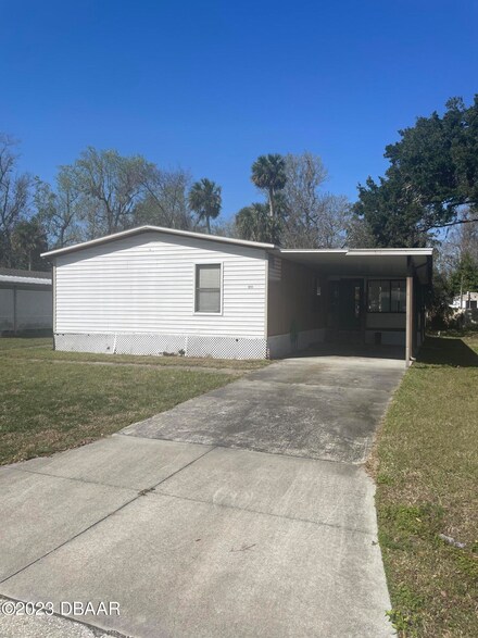 1046 Beckman Dr, South Daytona, FL 32119