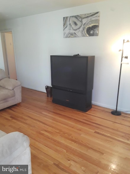 518 Cedarleaf Ave, Capitol Heights, MD 20743