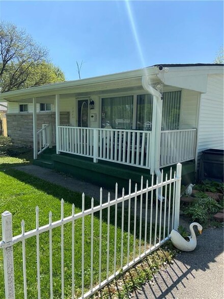 5825 E 44th St, Indianapolis, IN 46226
