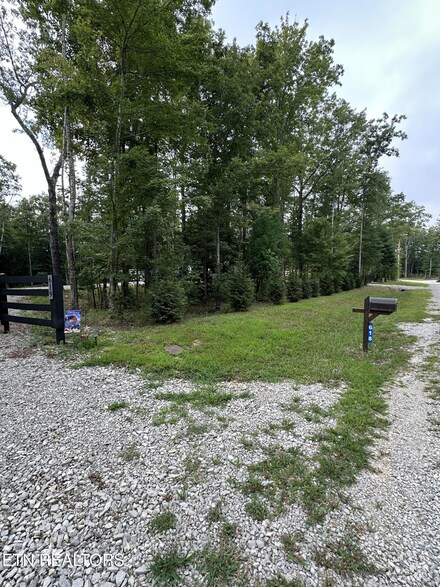 619 Cowboy Way, Jamestown, TN 38556