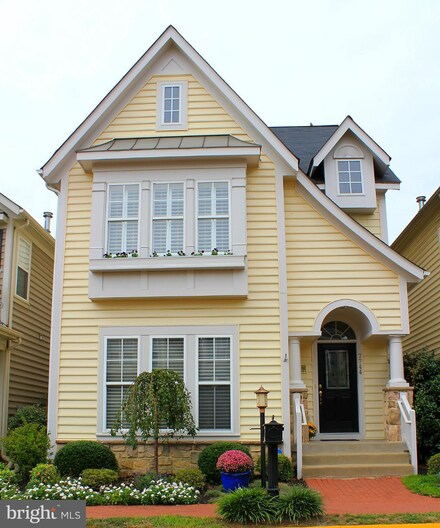 7744 Grandwind Dr, Lorton, VA 22079