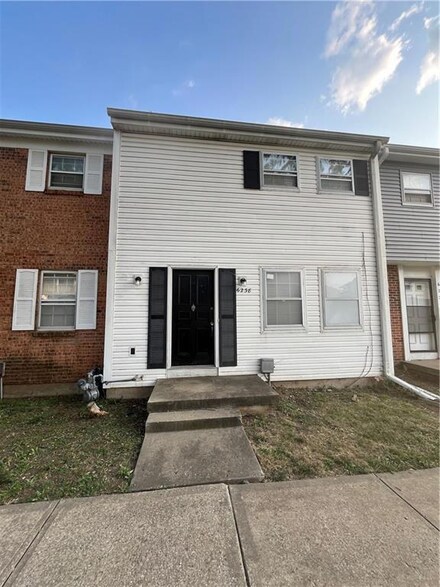 6238 E 129th St, Grandview, MO 64030