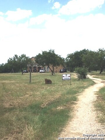 285 Brook Meadow Dr, Lytle, TX 78052