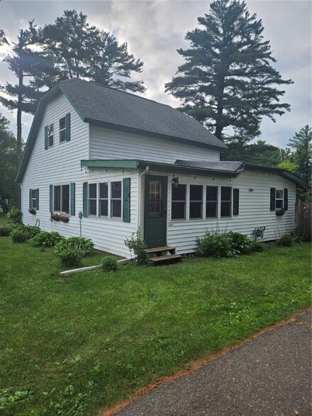 144 Pinegrove Ave, Chetek, WI 54728