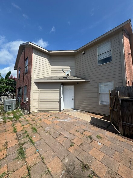 12700 Leader St Unit C, Houston, TX 77072