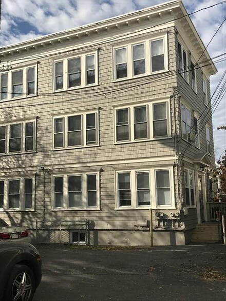 24 Hanover Cir, Lynn, MA 01902