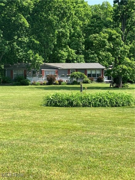 1454 Bonner Rd, Deerfield, OH 44411
