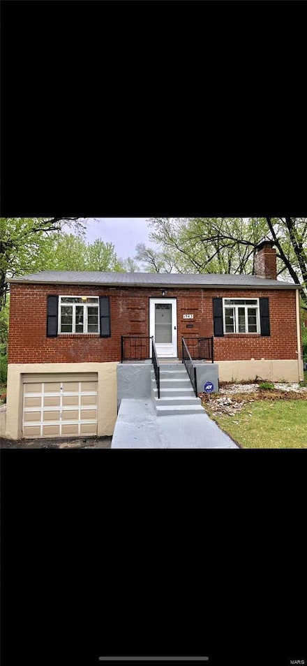 1943 Park Ln, Saint Louis, MO 63136