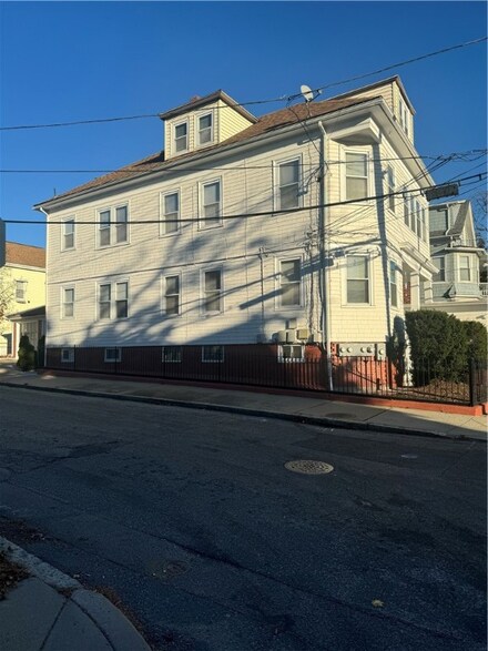 317 Branch Ave, Providence, RI 02904