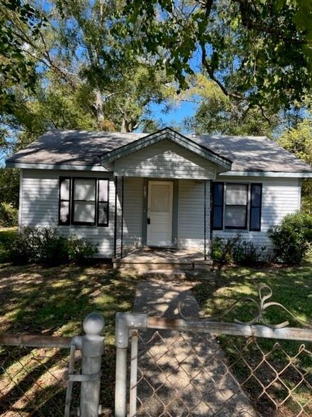 3016 Standard Oil Rd, Shreveport, LA 71108