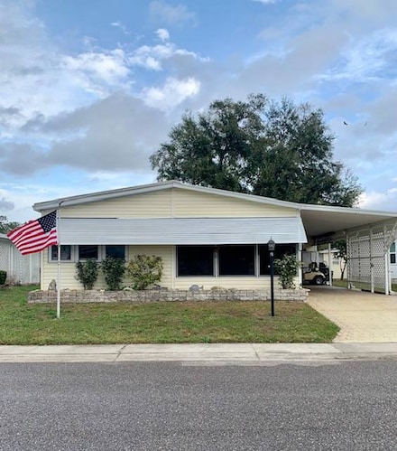 6232 Jessup Dr, Zephyrhills, FL 33540