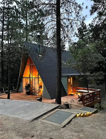 33070 Falcon Ln, Running Springs, CA 92308
