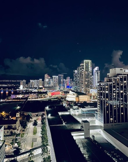 1750 N Bayshore Dr Unit 2710, Miami, FL 33132
