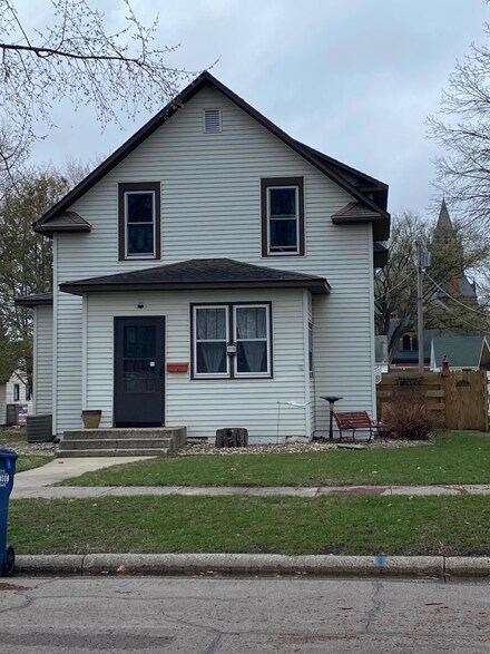 312 16th St N, Benson, MN 56215