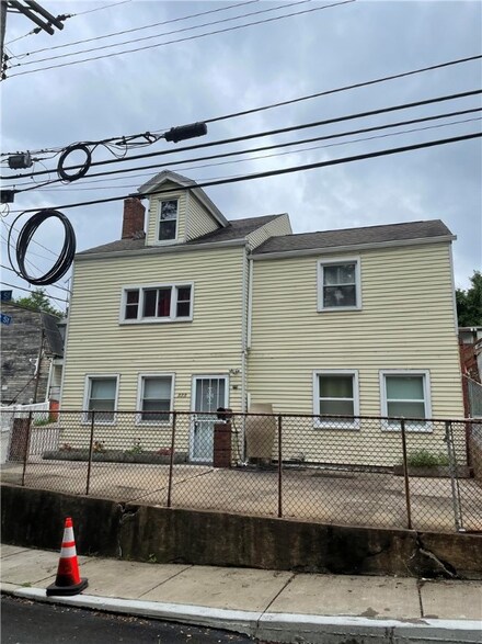 238 Tarragonna St, Pittsburgh, PA 15210