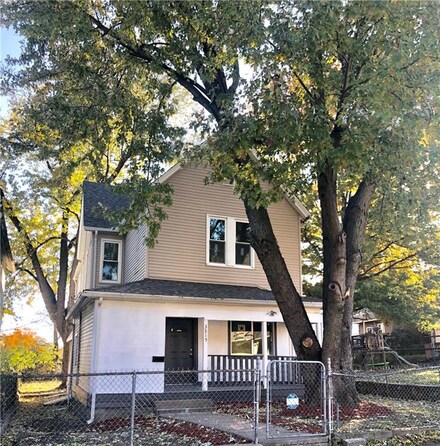 3215 Smart Ave, Kansas City, MO 64124