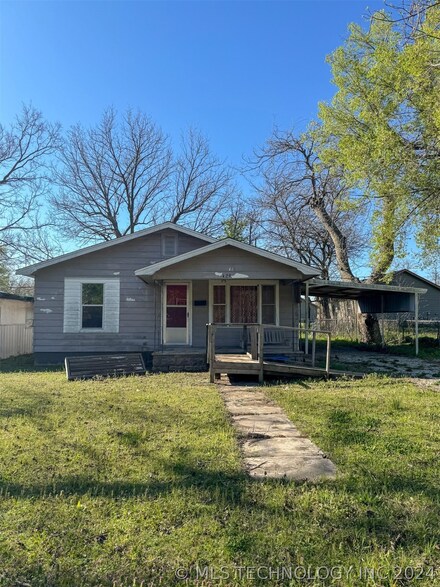 429 W 3rd St, Ada, OK 74820