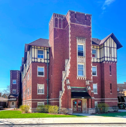 3302 Kenilworth Ave Unit 208, Berwyn, IL 60402