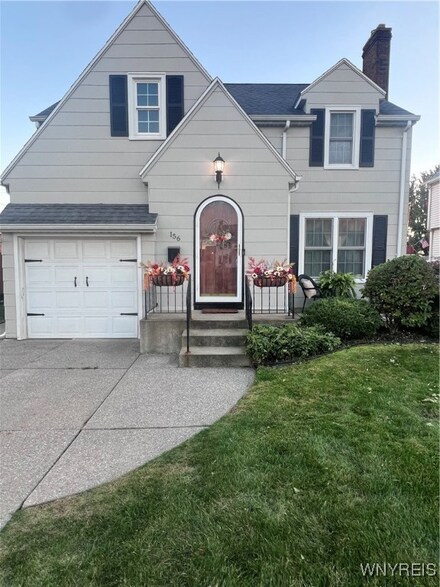 156 Hampton Pkwy, Buffalo, NY 14217