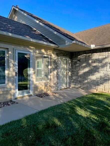 2063 W 139th Terrace, Overland Park, KS 66224