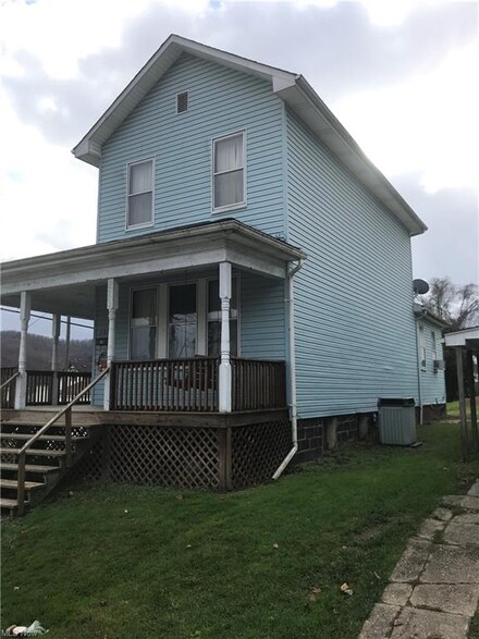 200 Isabelle St, Brilliant, OH 43913
