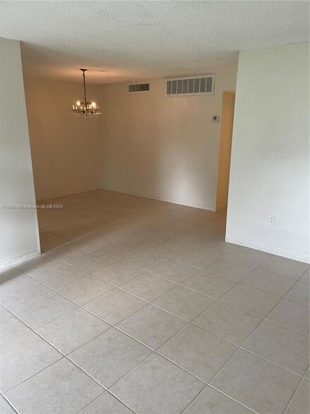 70 NE 202nd Terrace Unit T7, Miami, FL 33179