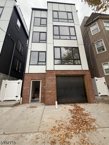 37 S 7th St, Newark, NJ 07107