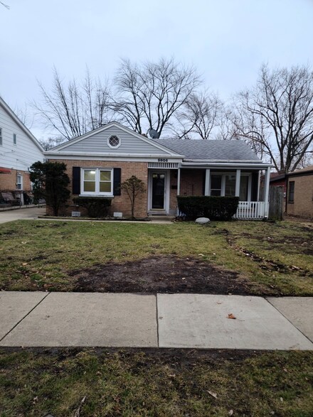 5805 Main St, Morton Grove, IL 60053