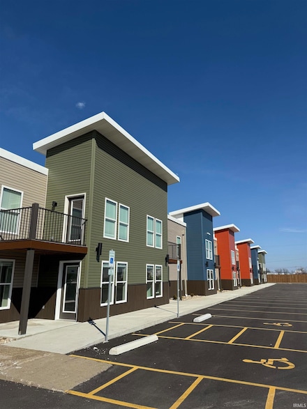 1423 Neptune Dr Unit 201, Evansville, IN 47711