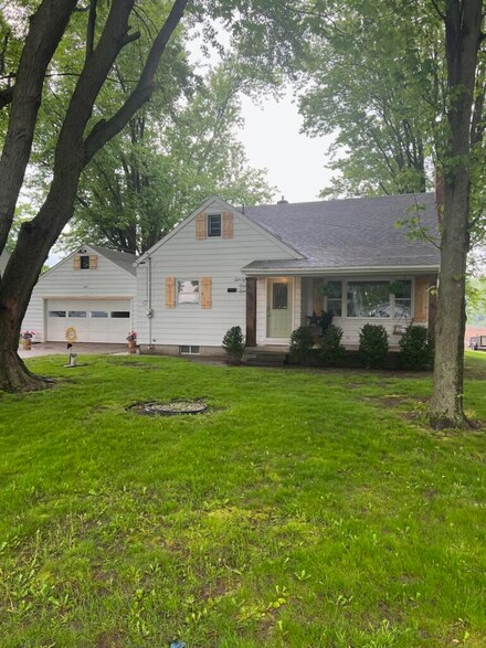 6175 S Fitzgerald Ave, Fremont, MI 49412