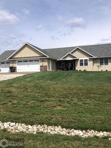 22820 82nd Ave, Mediapolis, IA 52637