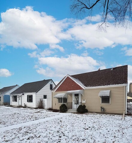 1733 Montana Ave E, Saint Paul, MN 55106