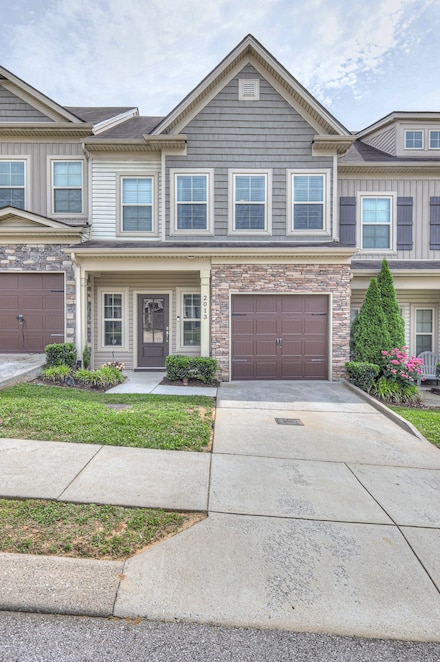 2013 Abbingdon Way, Old Hickory, TN 37138
