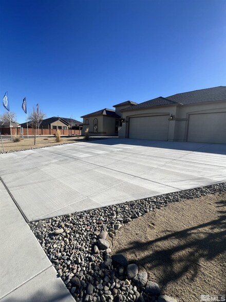 391 White Hawk Rd, Fernley, NV 89408